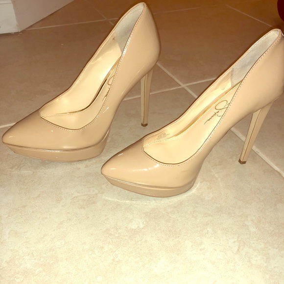 jessica simpson beige pumps